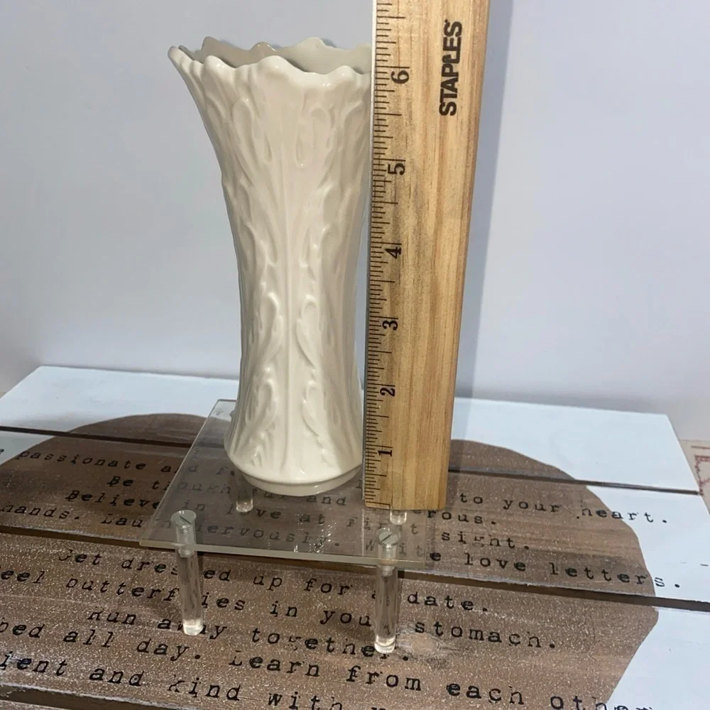Lenox‎ Woodland Acanthus Leaf China vase